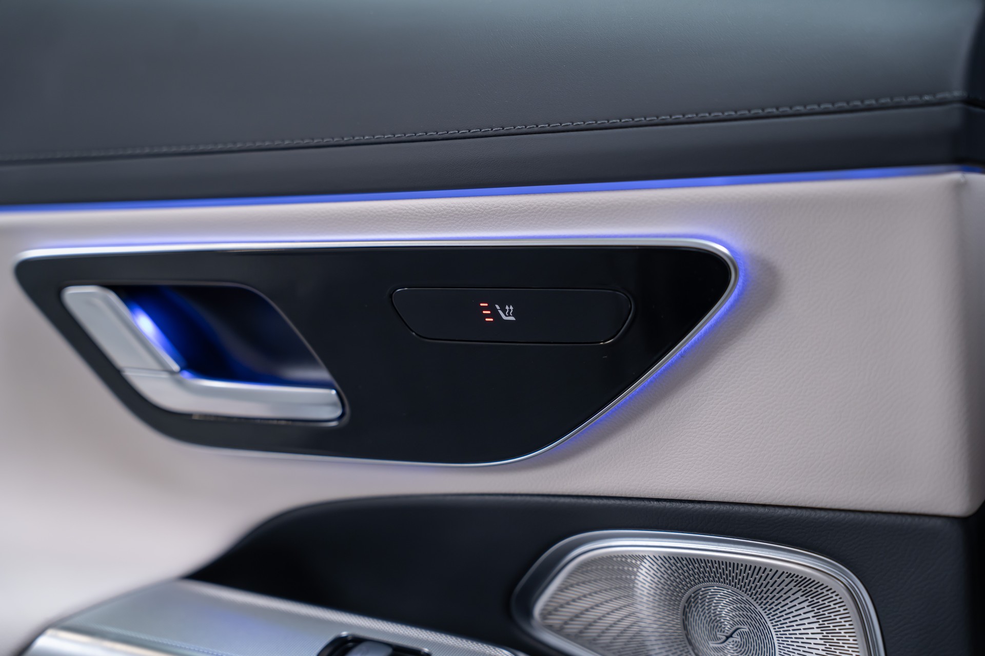 MERCEDES-BENZ E 220 d AMG Line / Hyperscreen / 360°Kamera / Burmester-image-42