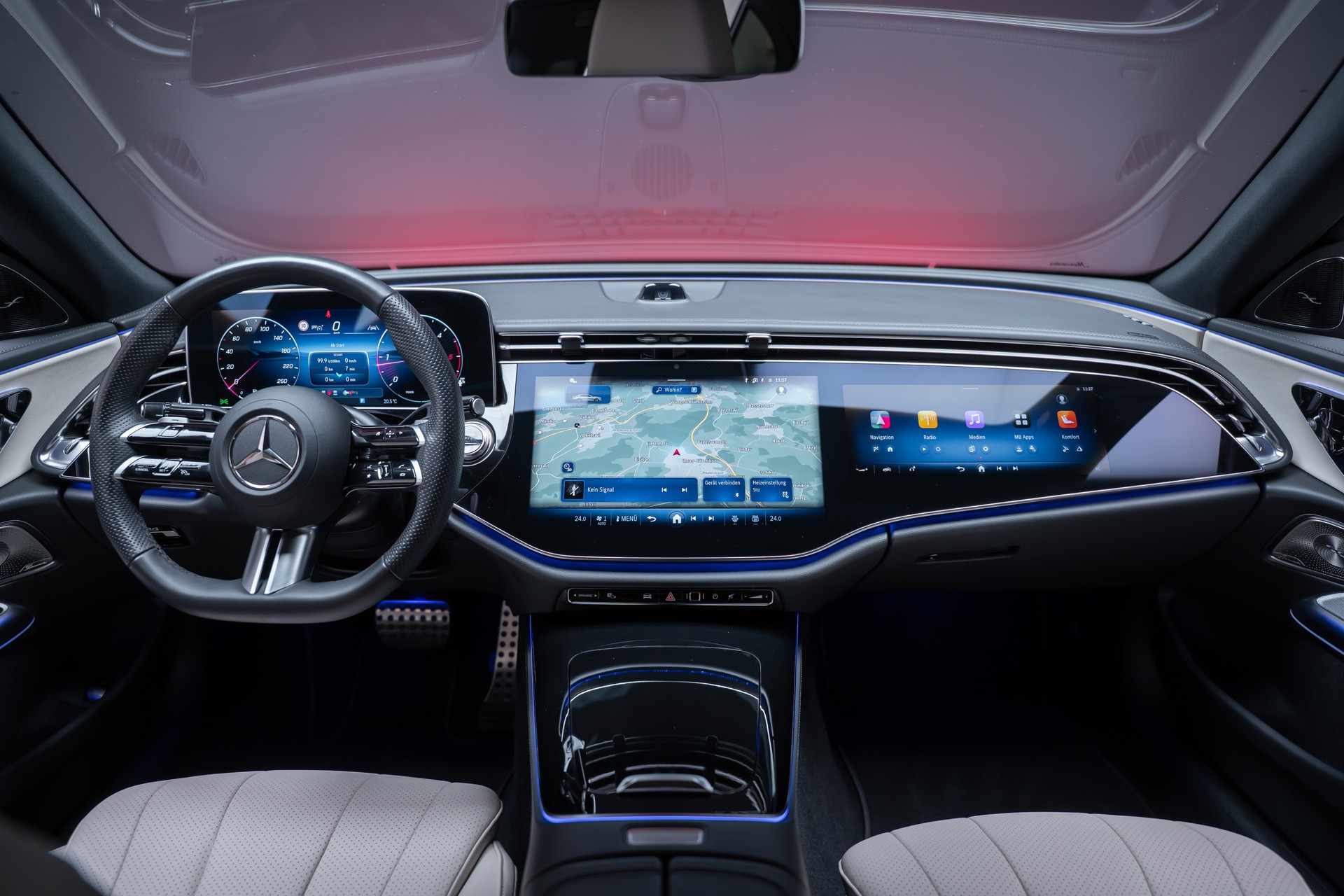 MERCEDES-BENZ E 220 d AMG Line / Hyperscreen / 360°Kamera / Burmester-image-25