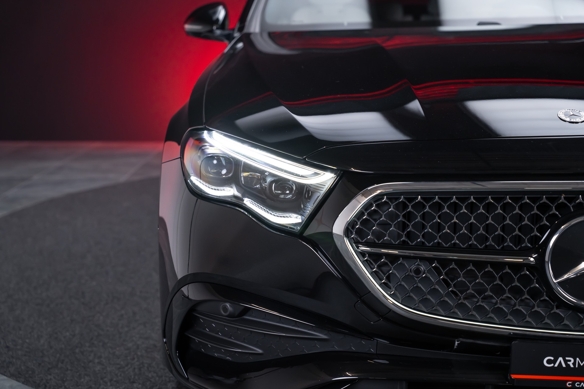 MERCEDES-BENZ E 220 d AMG Line / Hyperscreen / 360°Kamera / Burmester-image-39
