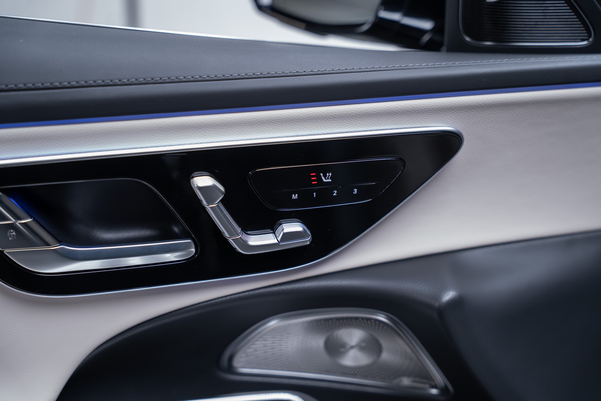 MERCEDES-BENZ E 220 d AMG Line / Hyperscreen / 360°Kamera / Burmester-image-16