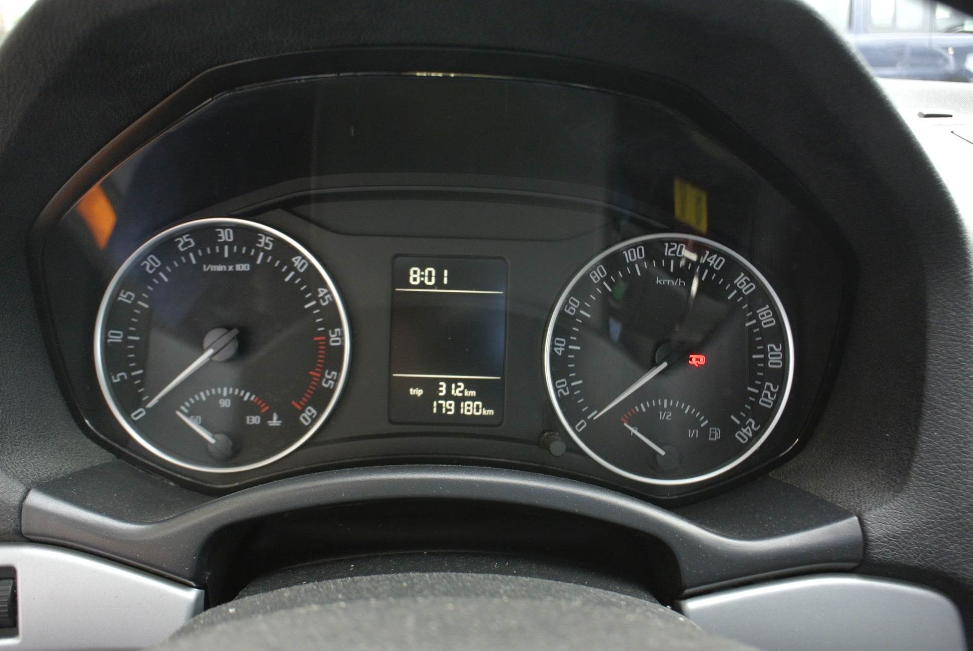 SKODA Octavia Combi 1.6 TDI Swiss Adventure 4x4-image-17