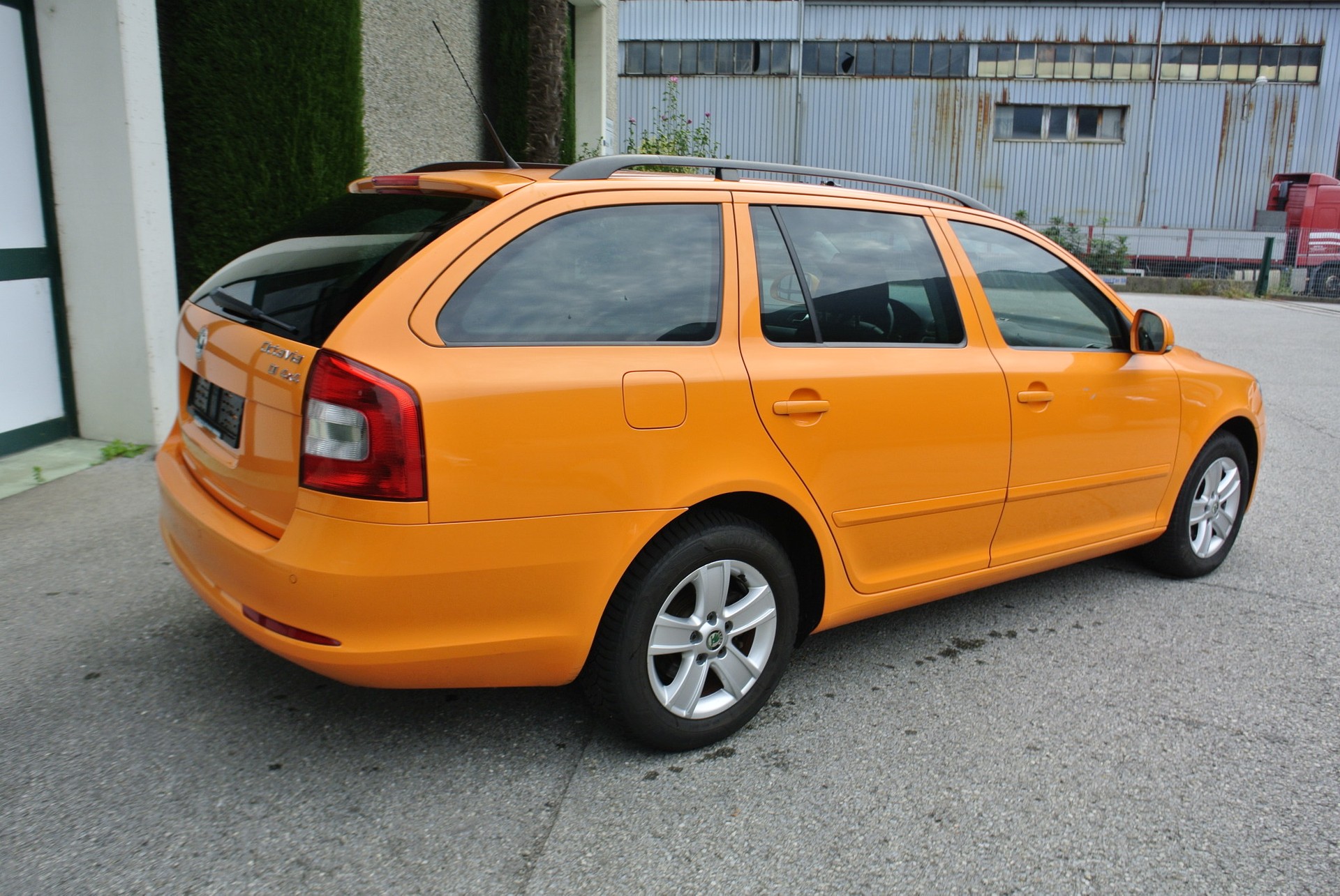 SKODA Octavia Combi 1.6 TDI Swiss Adventure 4x4-image-5