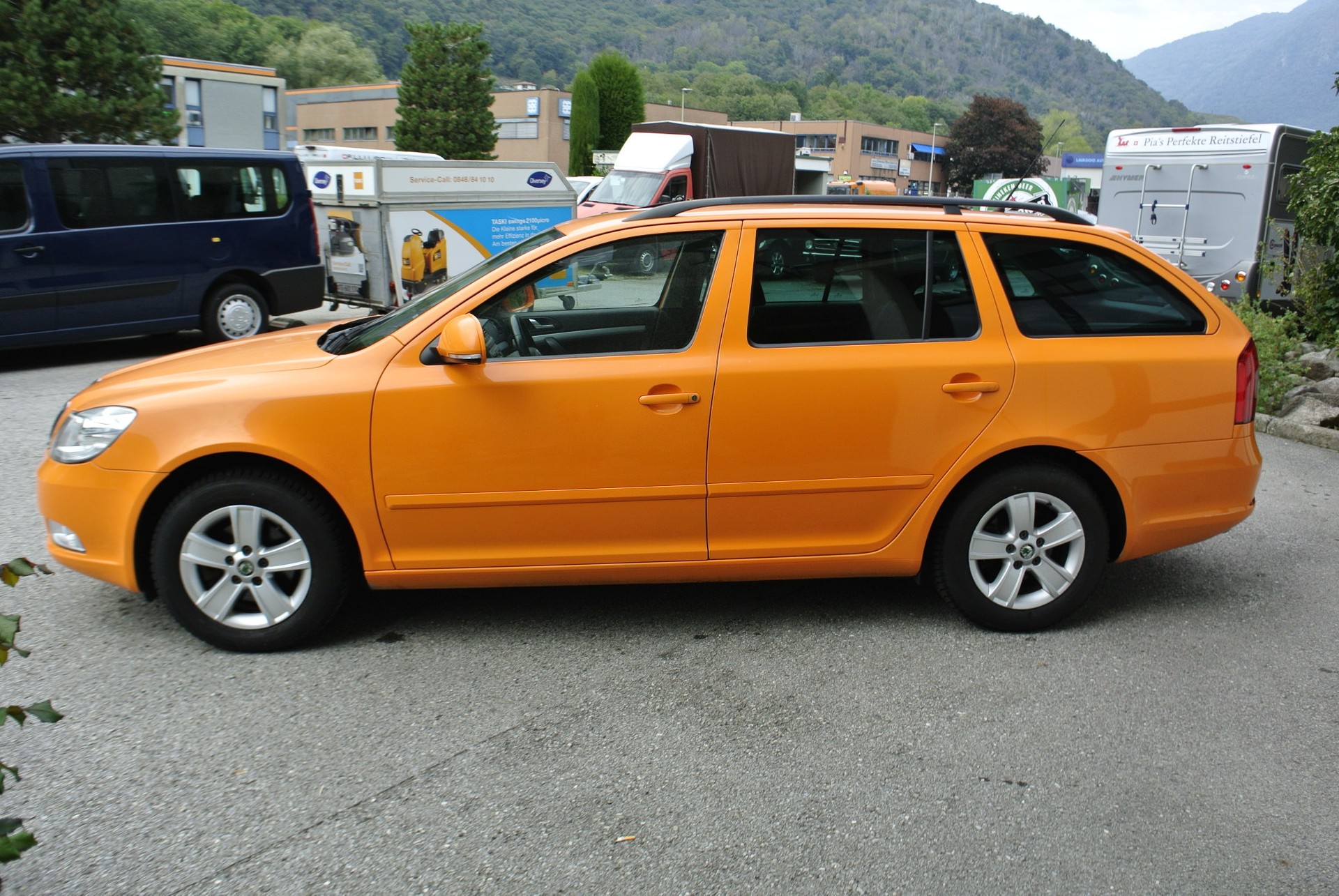 SKODA Octavia Combi 1.6 TDI Swiss Adventure 4x4-image-9