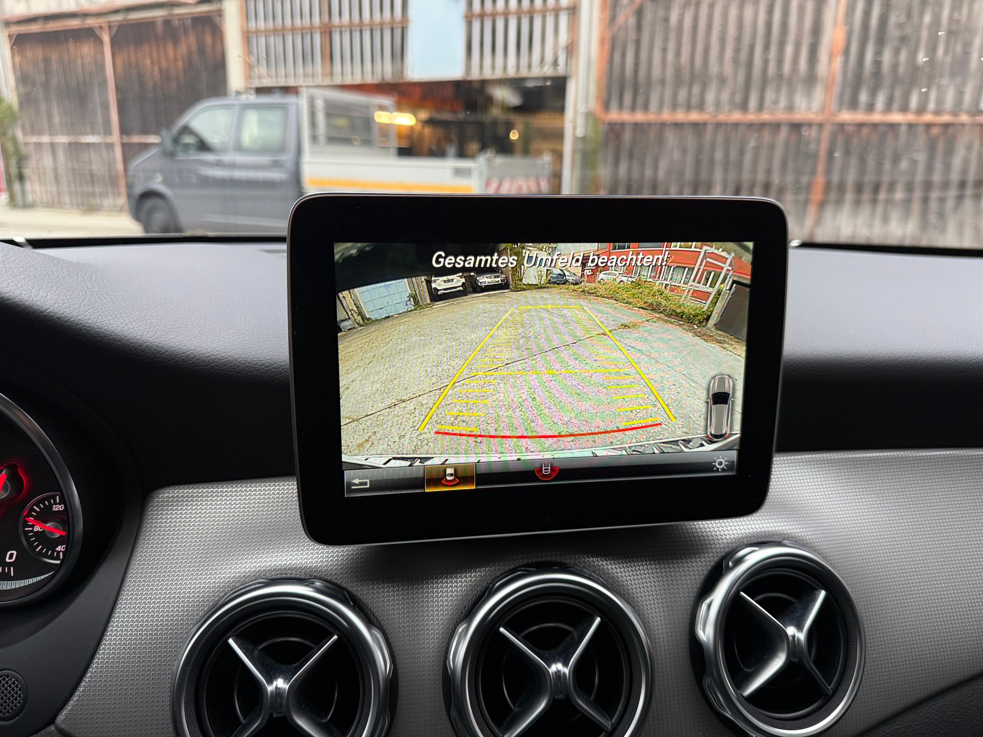 MERCEDES-BENZ GLA 200 Night Star 7G-DCT-image-12