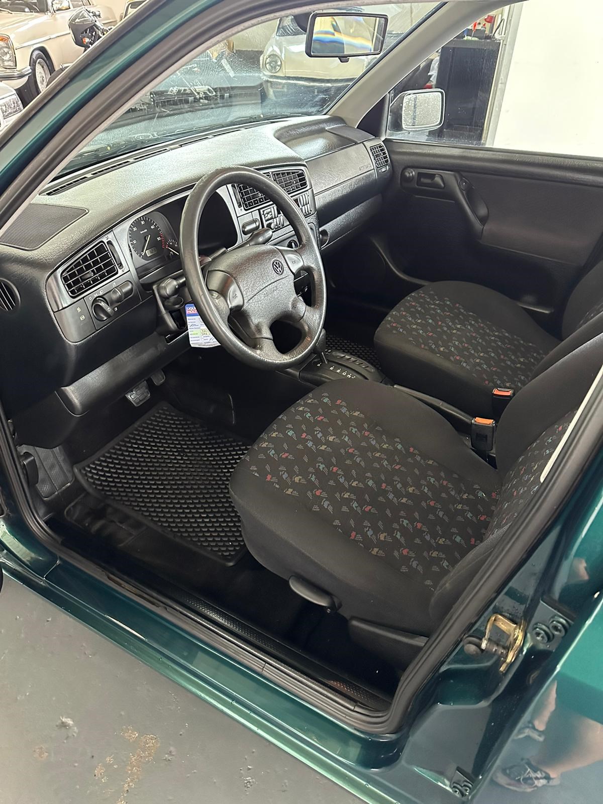 VW Golf 1900 TDI Swiss Line-image-10