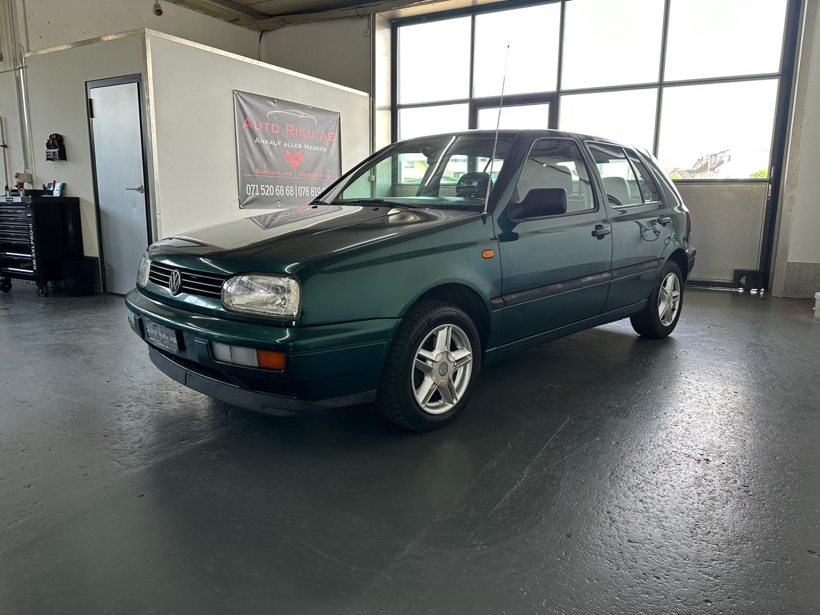 VW Golf 1900 TDI Swiss Line-image-4