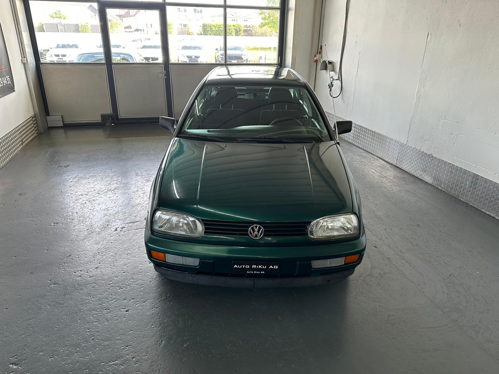 VW Golf 1900 TDI Swiss Line-image-2