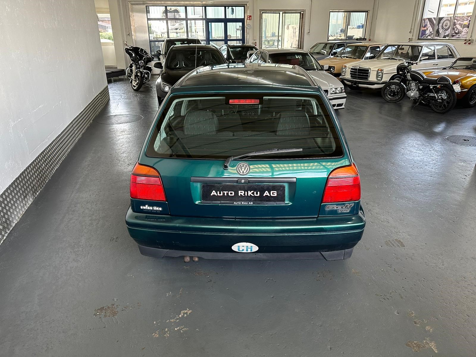 VW Golf 1900 TDI Swiss Line-image-8