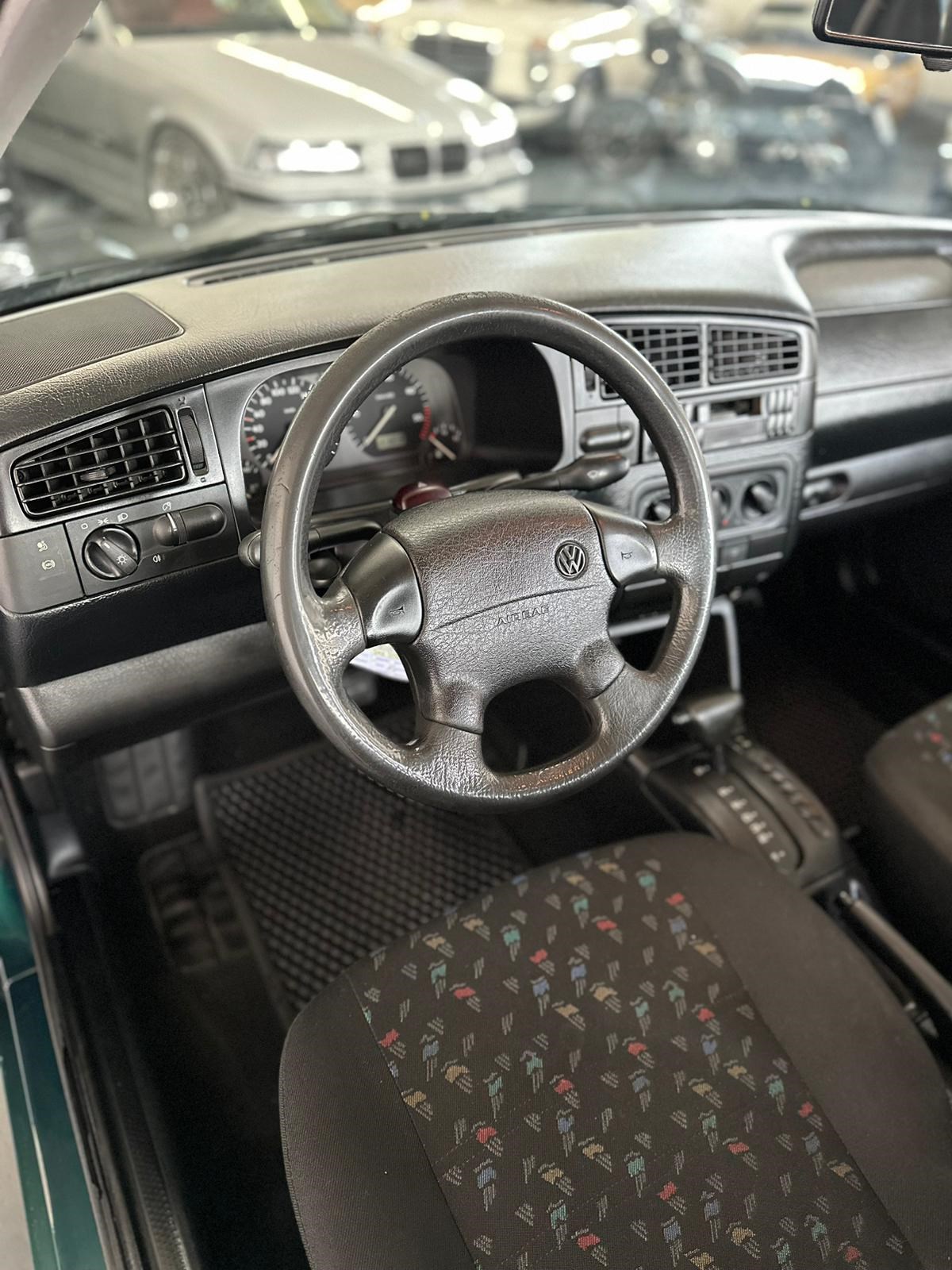 VW Golf 1900 TDI Swiss Line-image-9