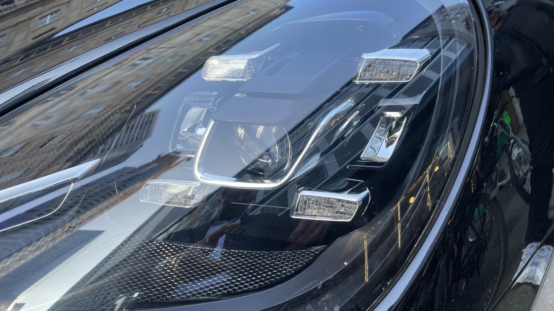 PORSCHE Cayenne S E-Hybrid-image-4