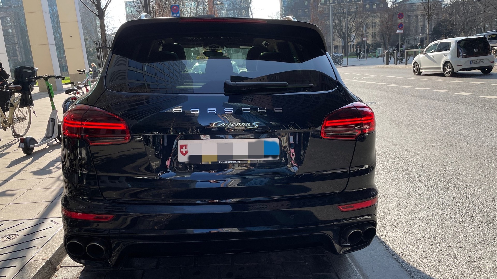 PORSCHE Cayenne S E-Hybrid-image-5