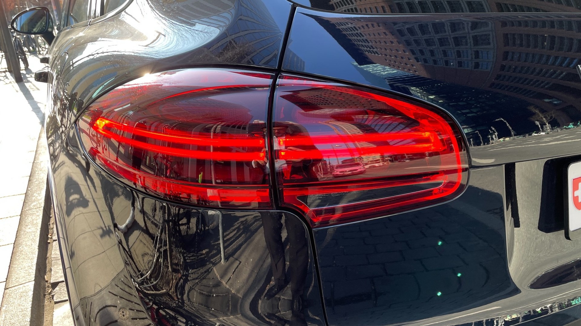 PORSCHE Cayenne S E-Hybrid-image-6