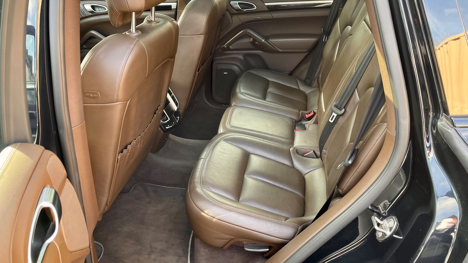 PORSCHE Cayenne S E-Hybrid-image-7