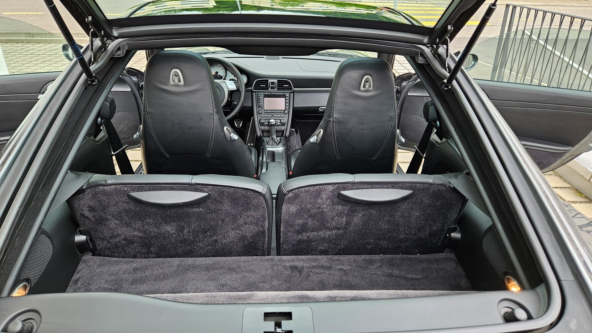 PORSCHE 911 Targa 4S-image-7