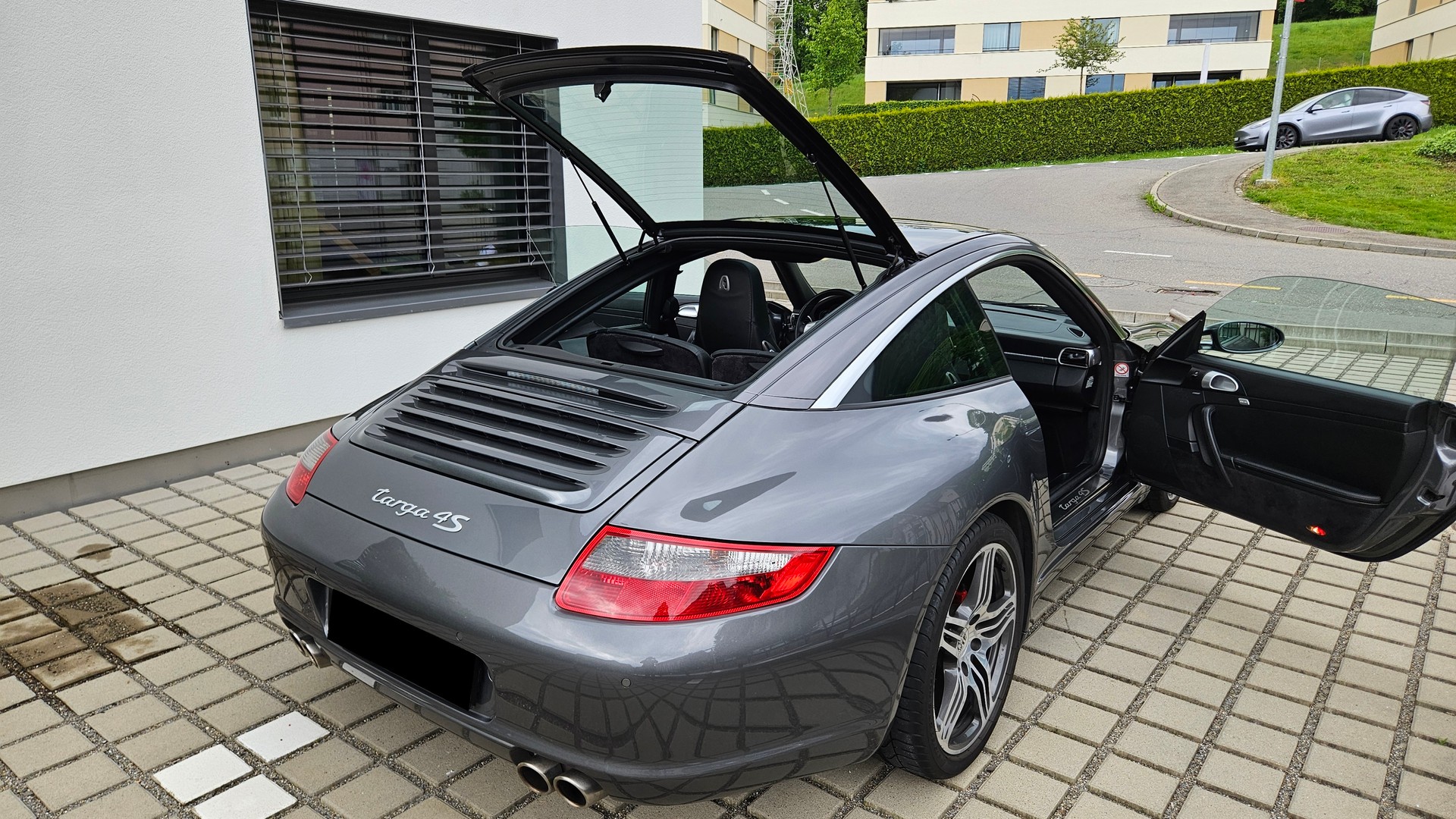 PORSCHE 911 Targa 4S-image-3