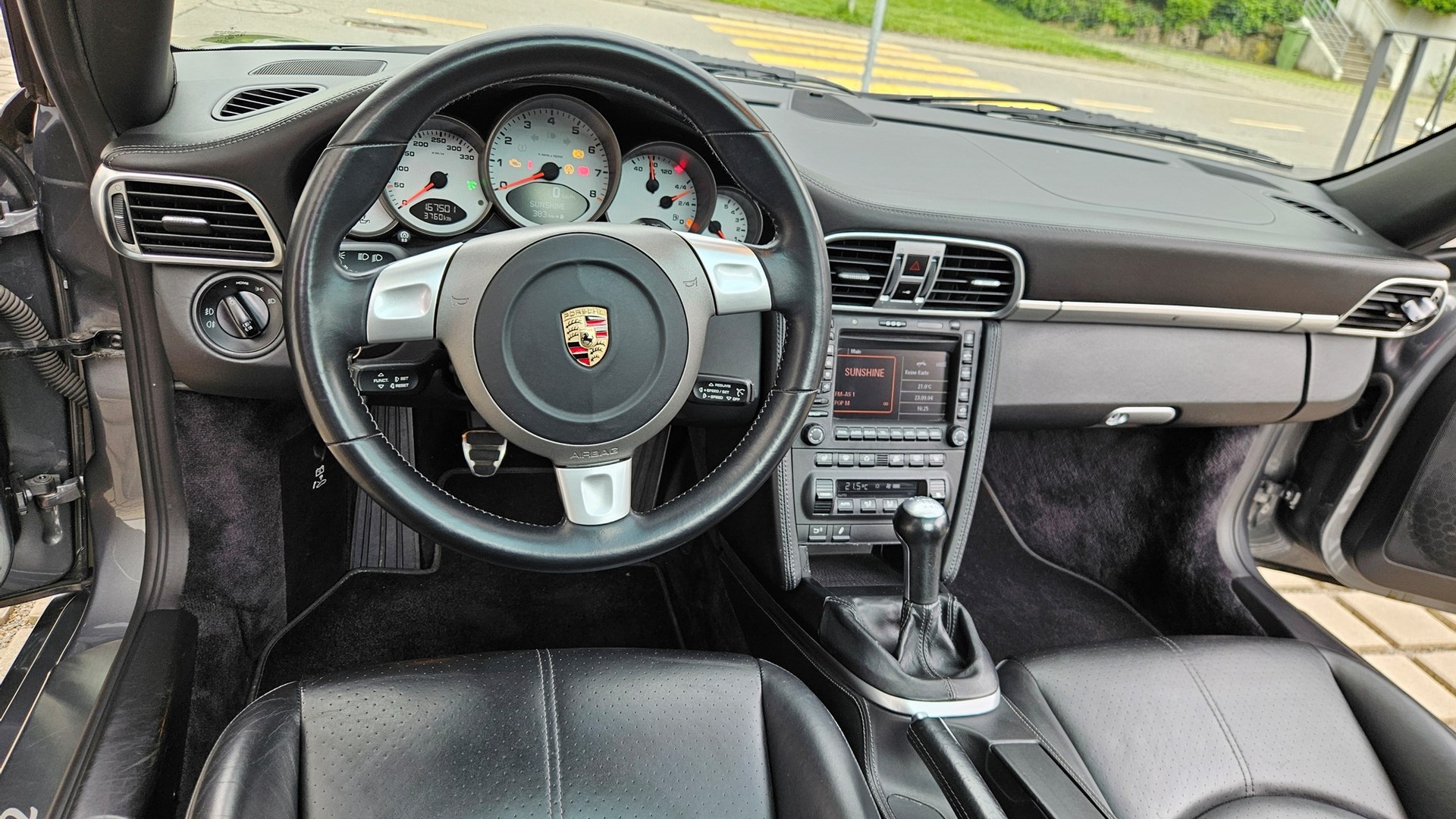 PORSCHE 911 Targa 4S-image-5