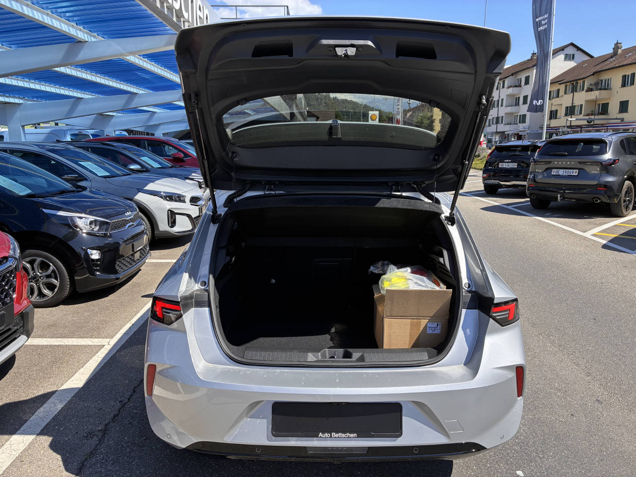 OPEL Astra 1.6 T PHEV 180 Swiss Plus-image-5