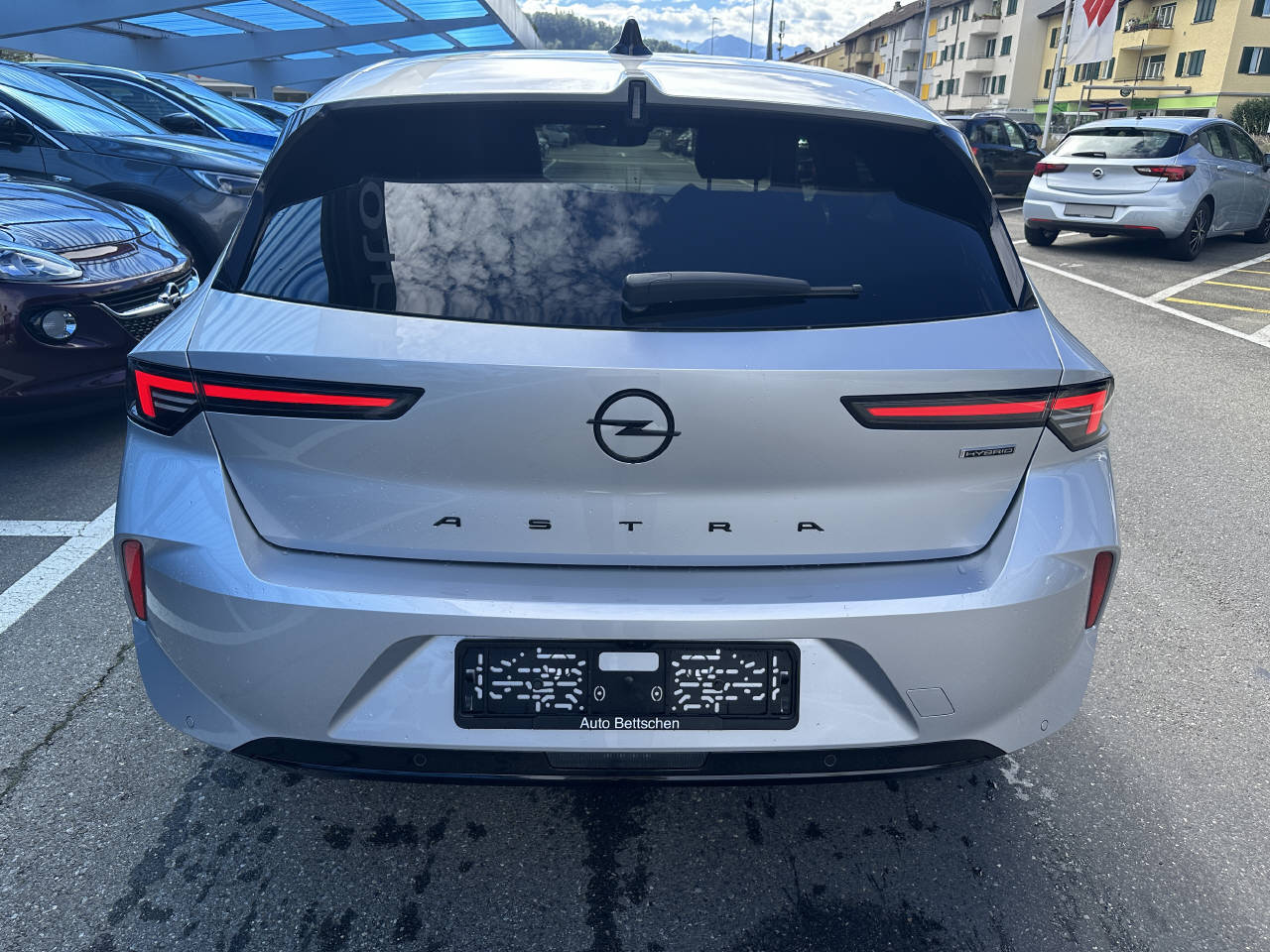 OPEL Astra 1.6 T PHEV 180 Swiss Plus-image-4