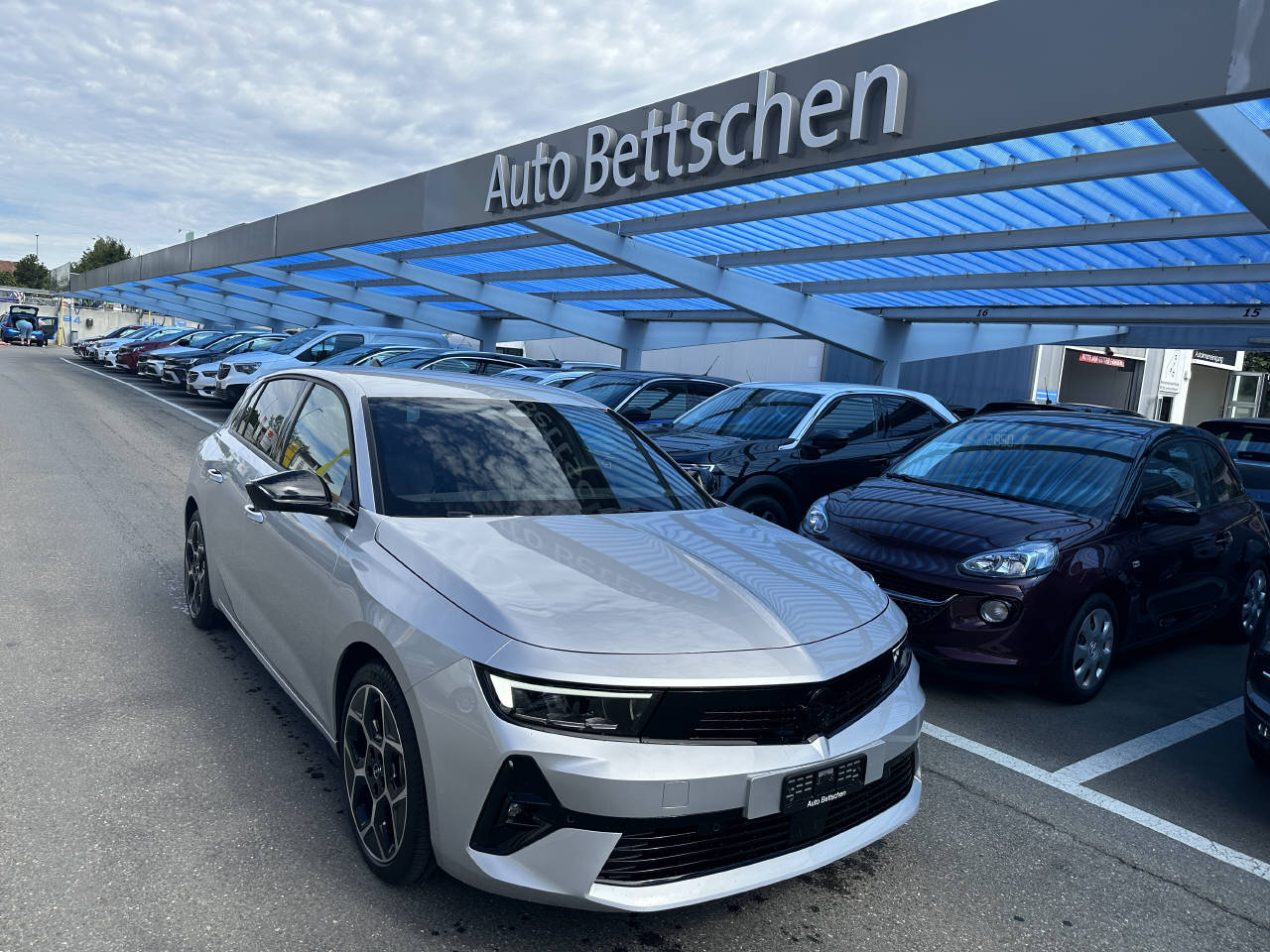 OPEL Astra 1.6 T PHEV 180 Swiss Plus-image-0