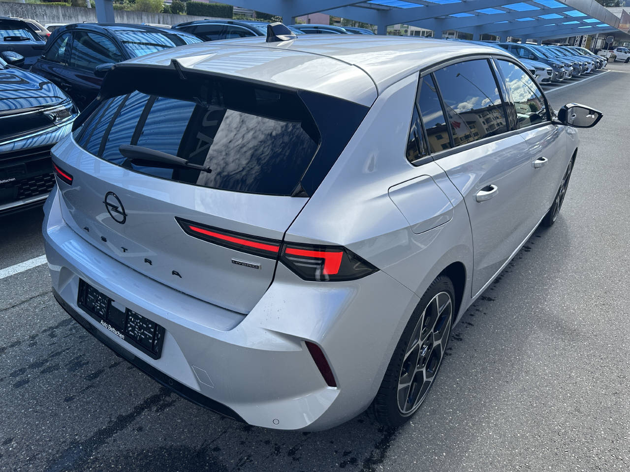OPEL Astra 1.6 T PHEV 180 Swiss Plus-image-5