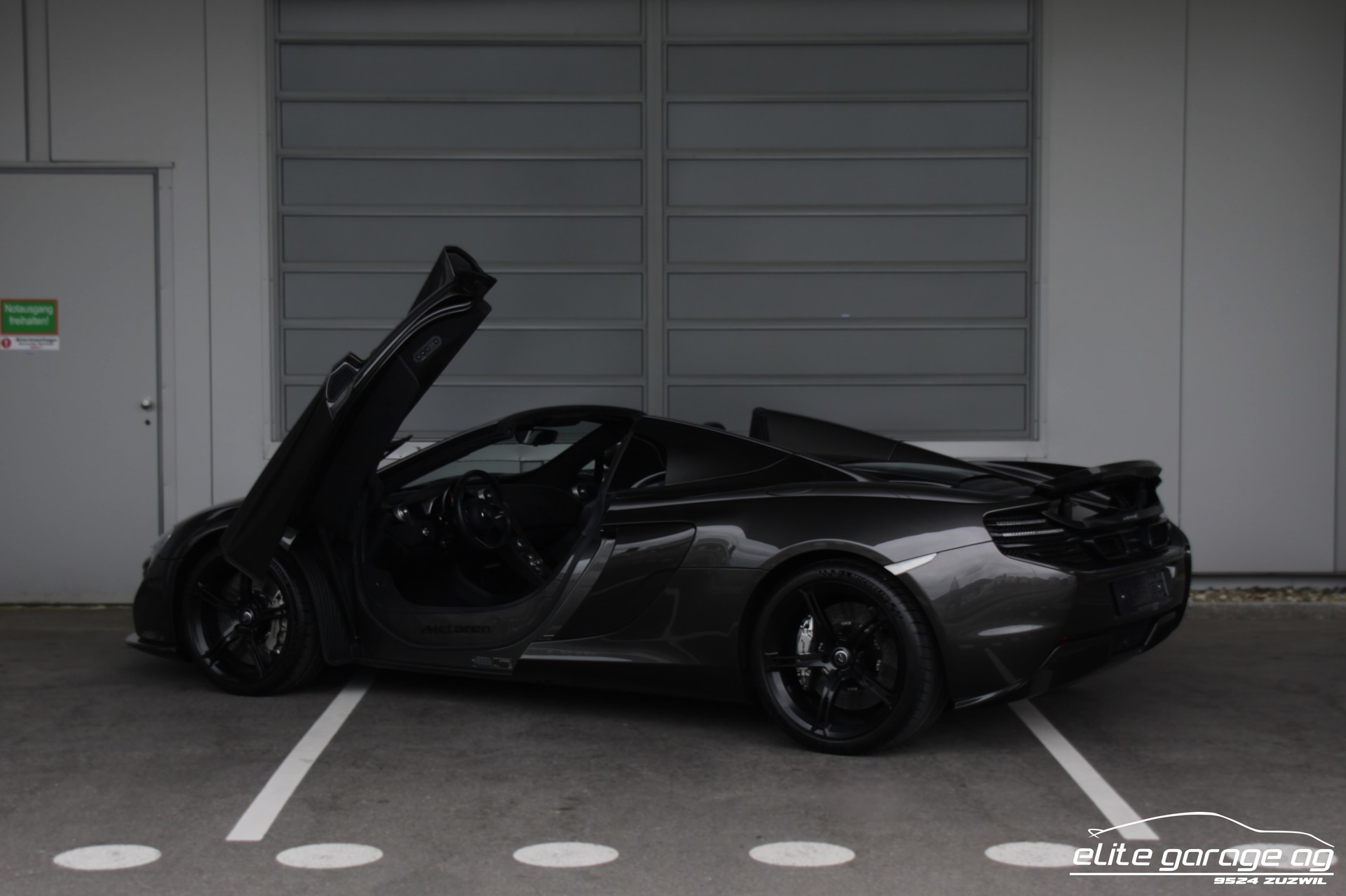McLAREN 650S Spider 3.8 V8 SSG CARBON PACKAGE-image-2