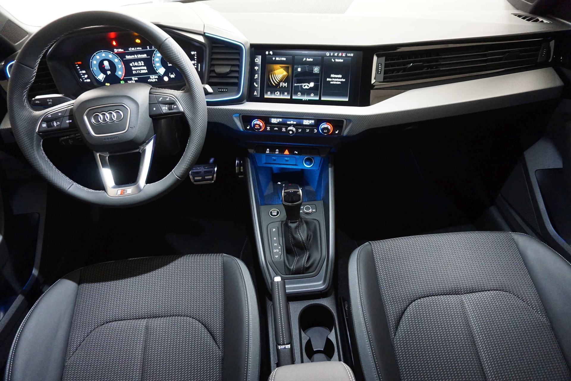 AUDI A1 Sportback 30 TFSI S Line Attraction S-tronic-image-7