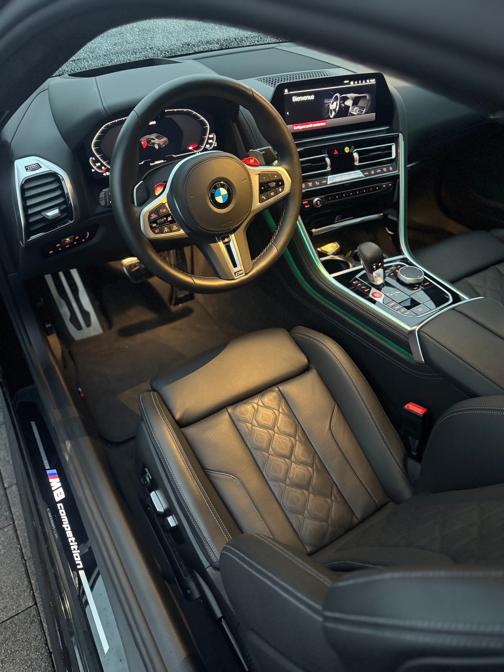 BMW M8 xDrive Steptronic M Competition-image-7