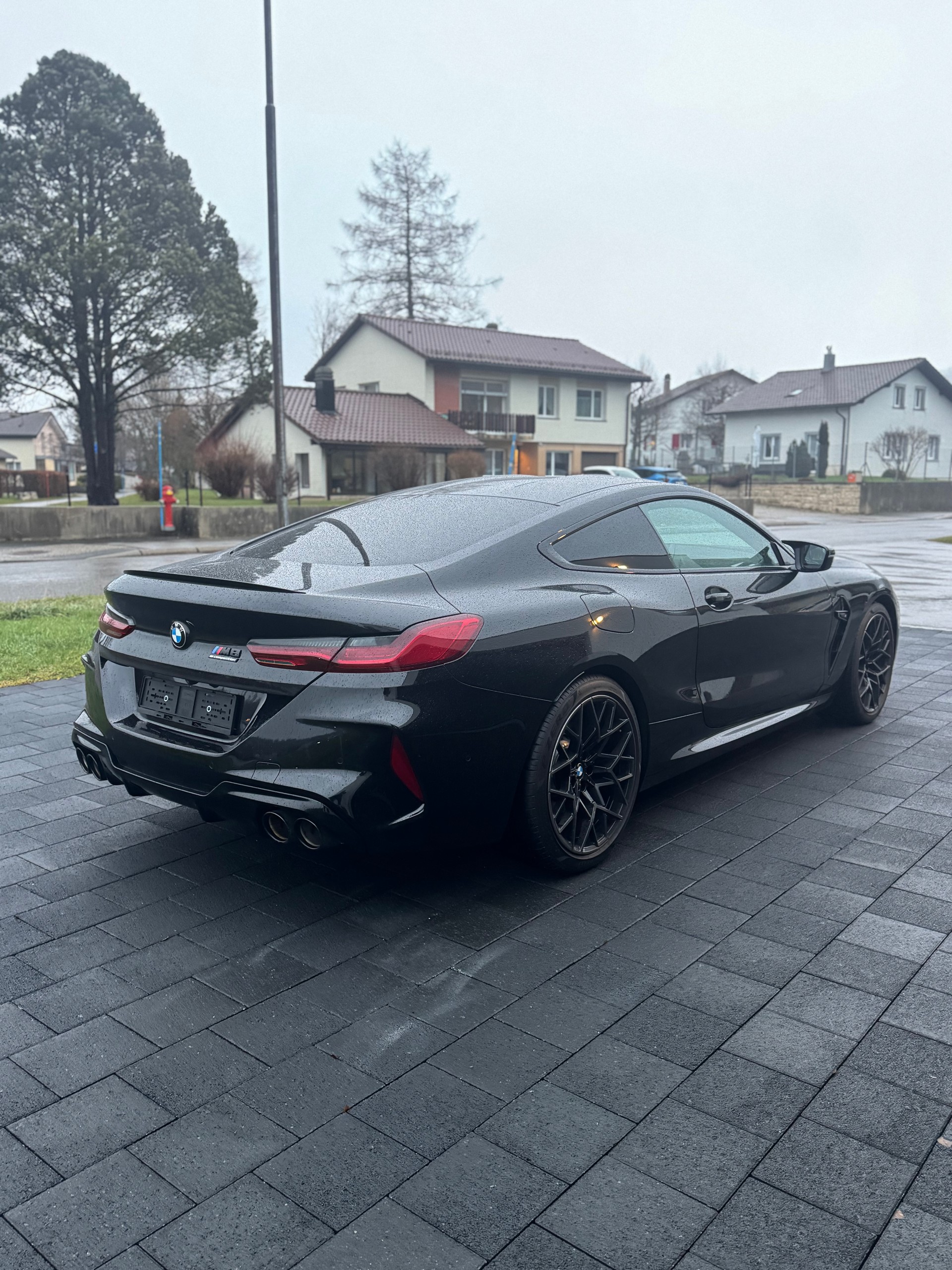 BMW M8 xDrive Steptronic M Competition-image-3