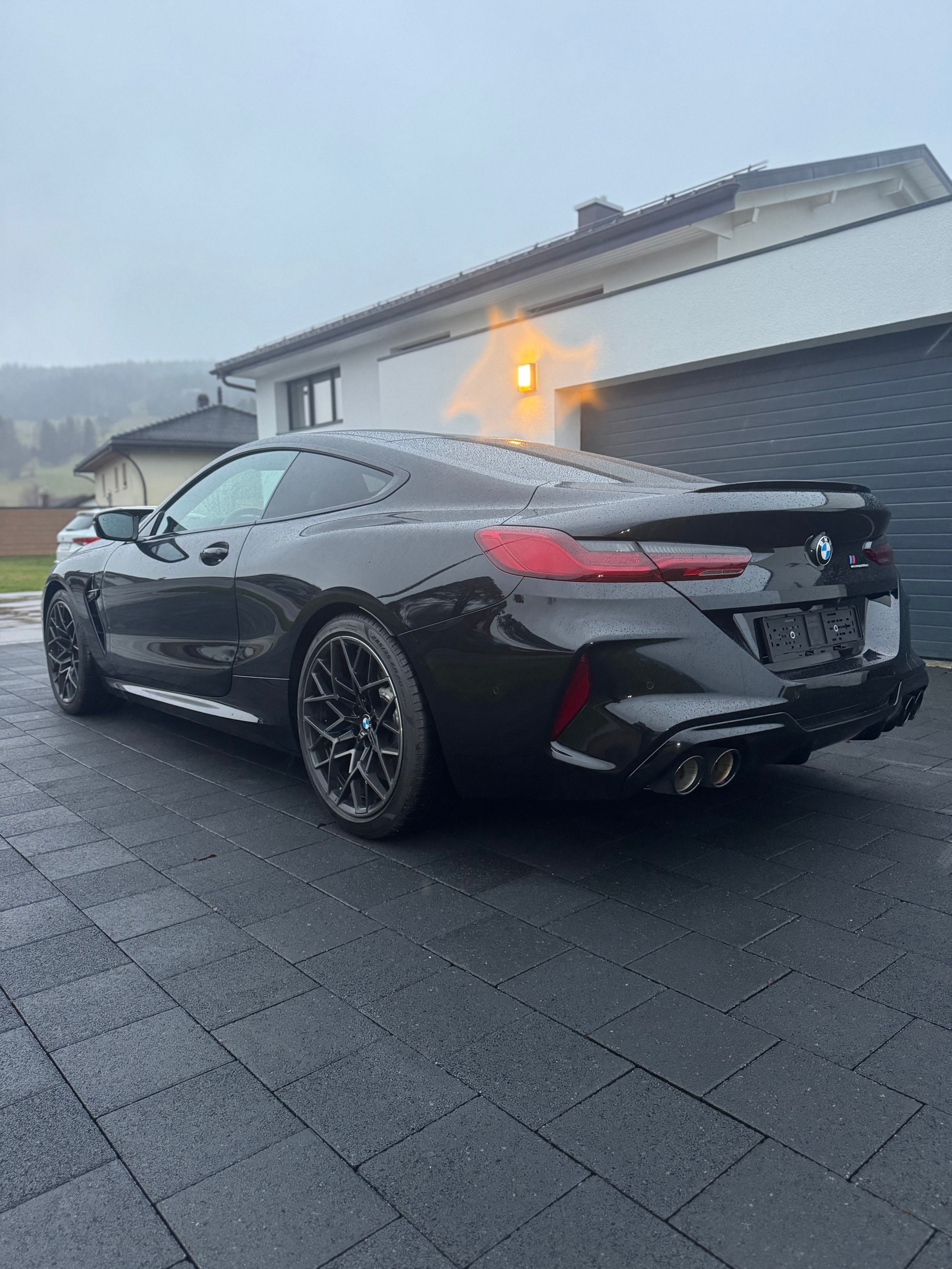 BMW M8 xDrive Steptronic M Competition-image-5