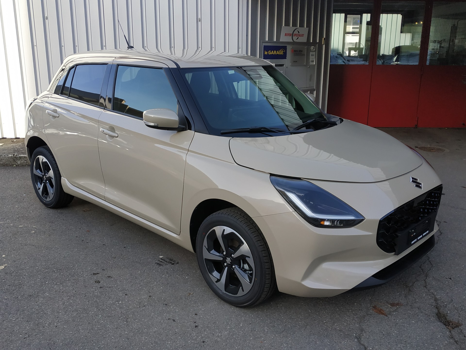 SUZUKI Swift 1.2 Compact Top Hybrid 4x4-image-1