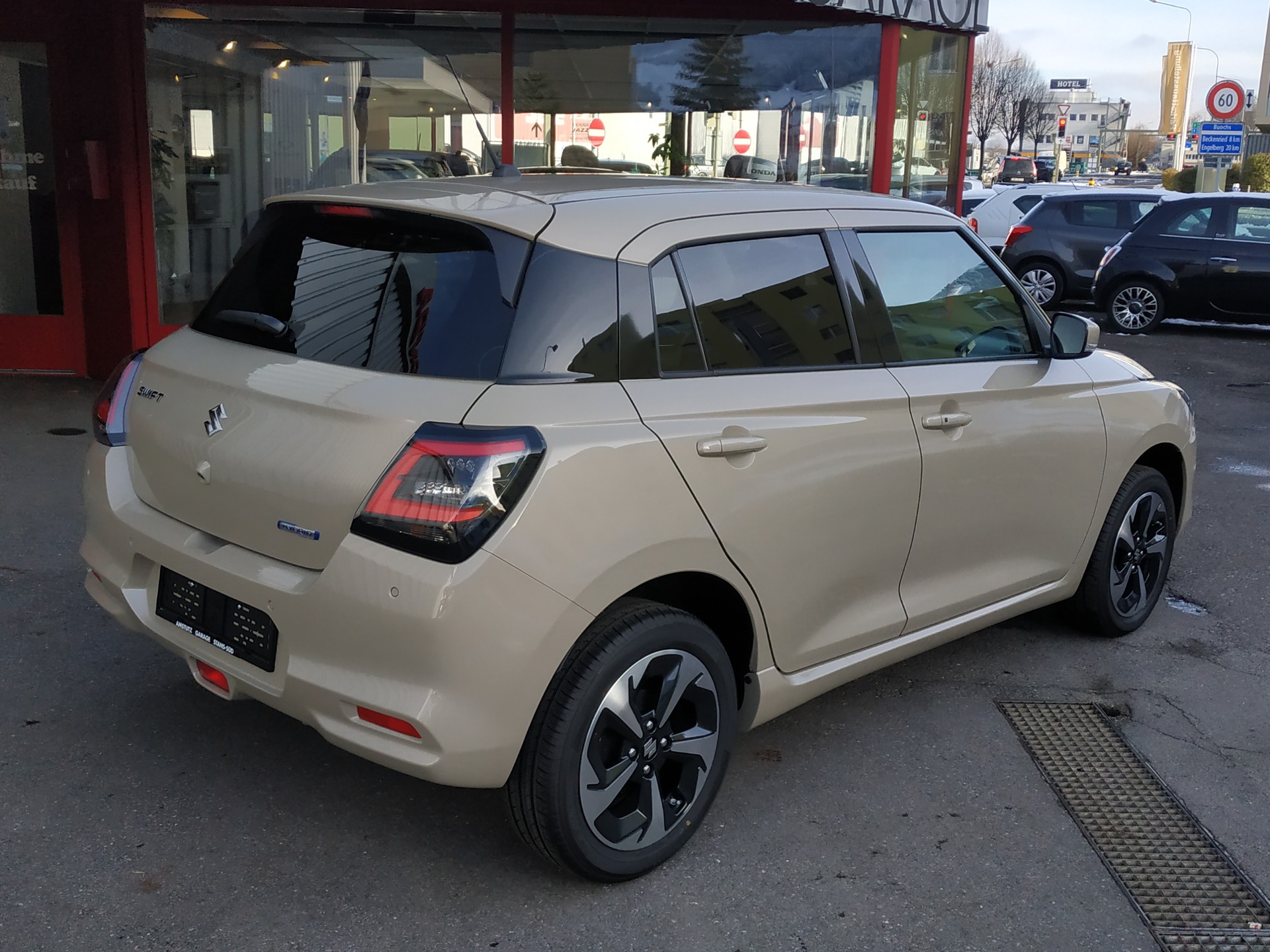 SUZUKI Swift 1.2 Compact Top Hybrid 4x4-image-3