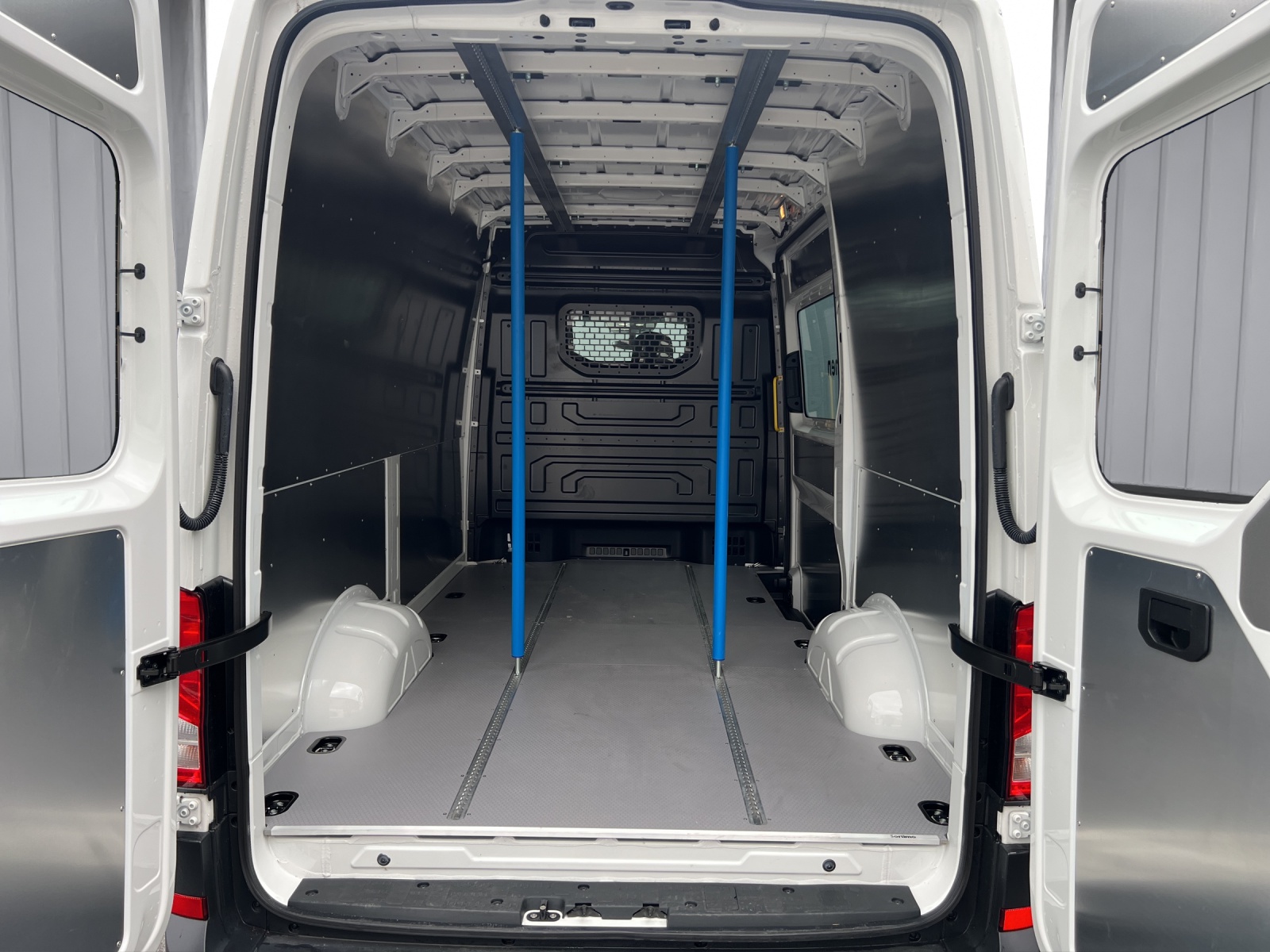VW Crafter 35 2.0 TDI Entry L3 4Motion-image-13