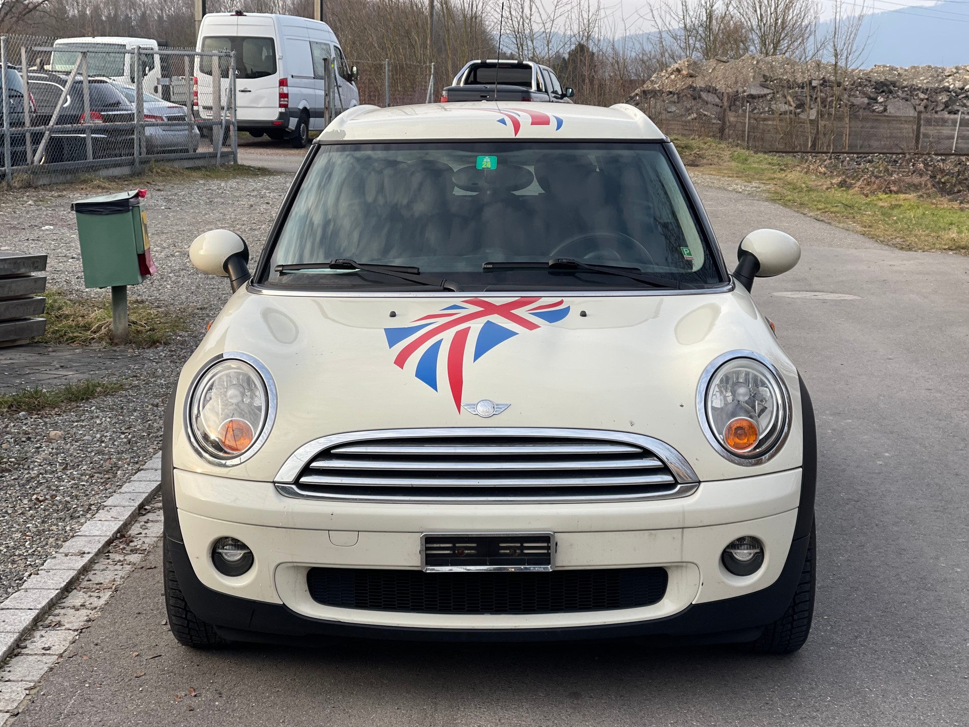 MINI Mini Clubman Cooper-image-2