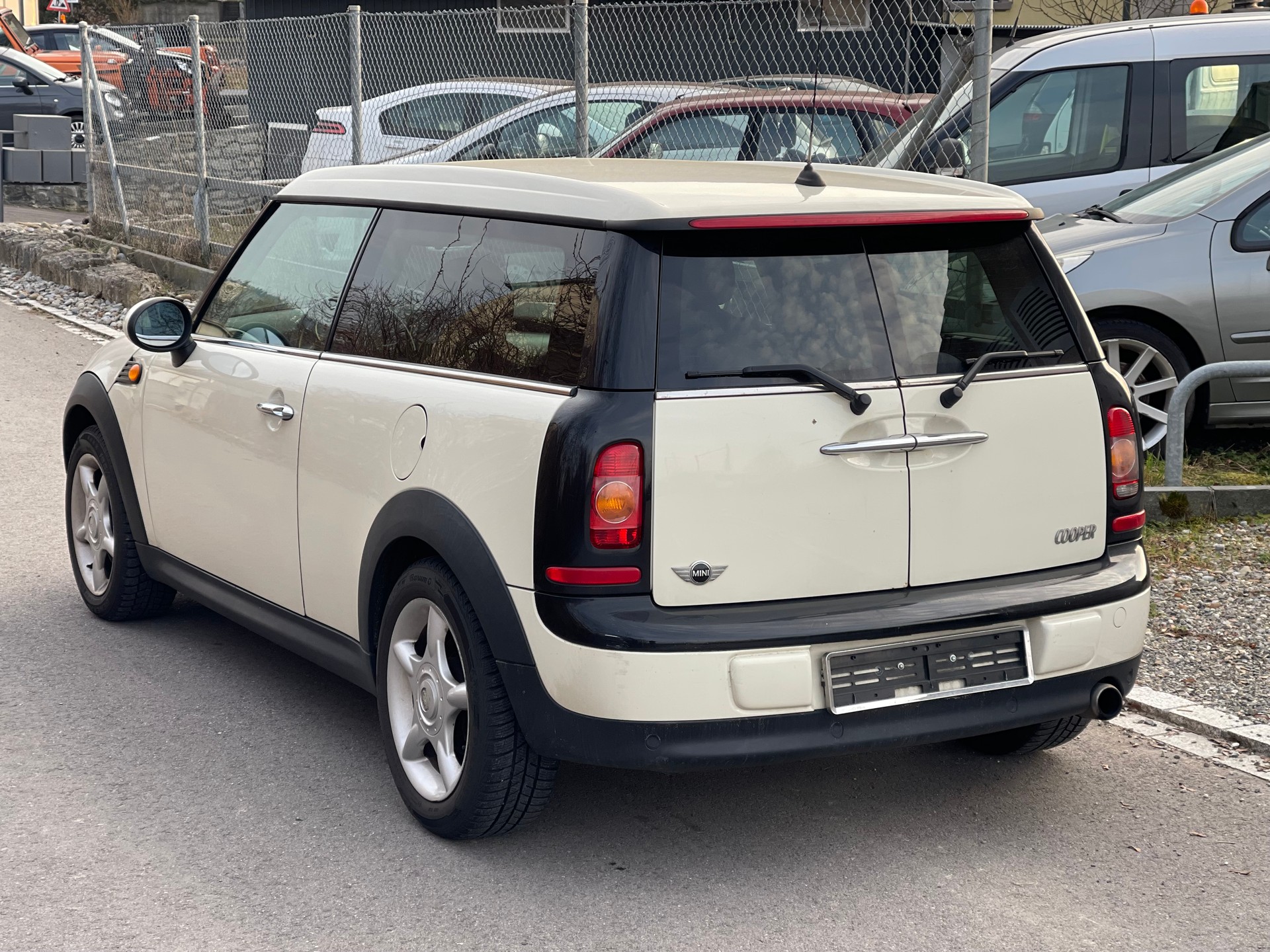 MINI Mini Clubman Cooper-image-3