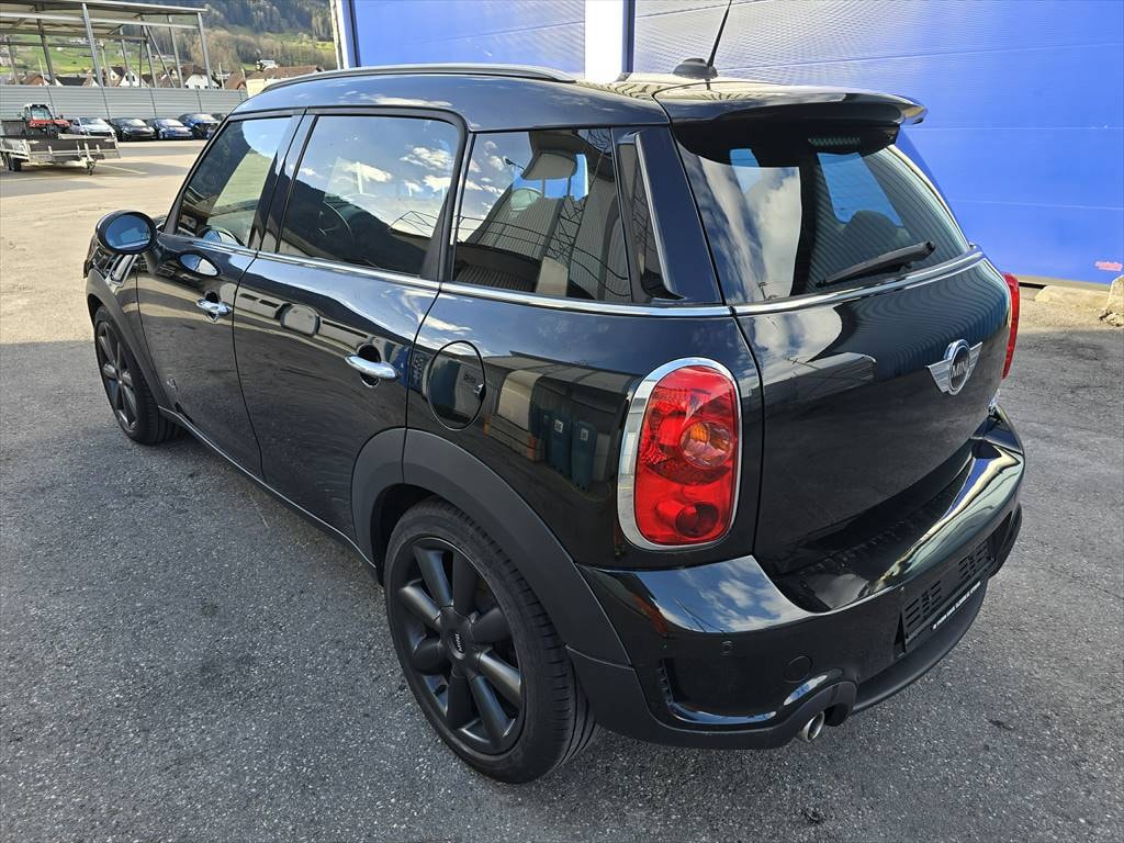 MINI Countryman Cooper SD ALL4-image-2