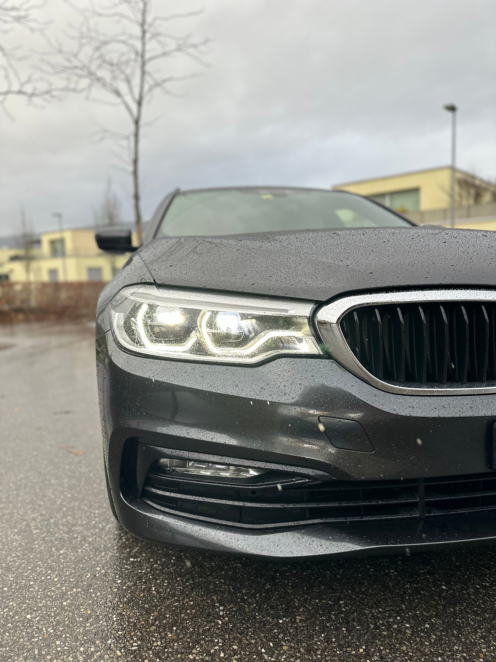 BMW 530d xDrive Touring Steptronic-image-0