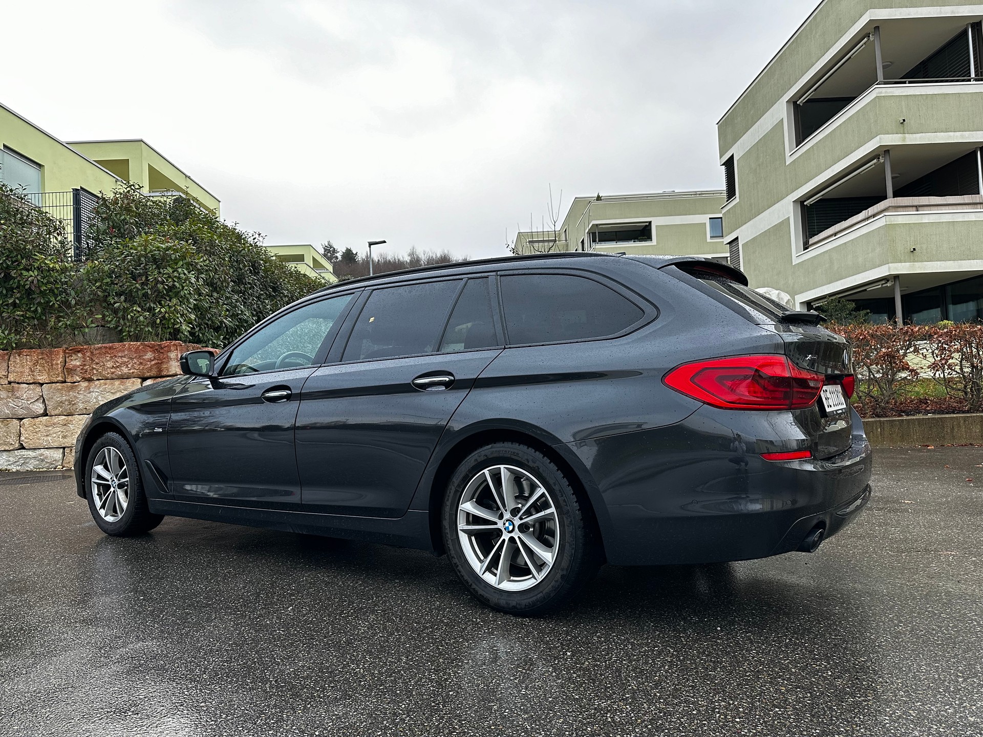 BMW 530d xDrive Touring Steptronic-image-3