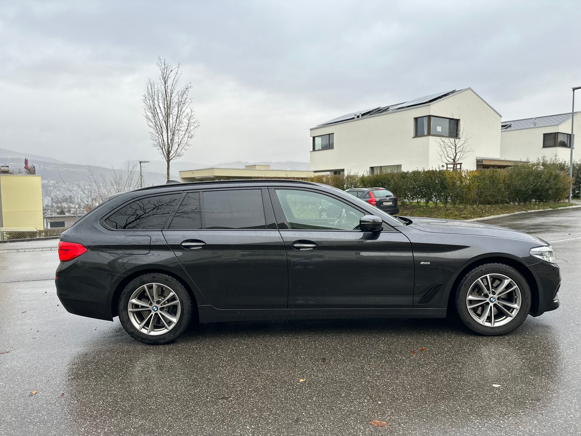 BMW 530d xDrive Touring Steptronic-image-2
