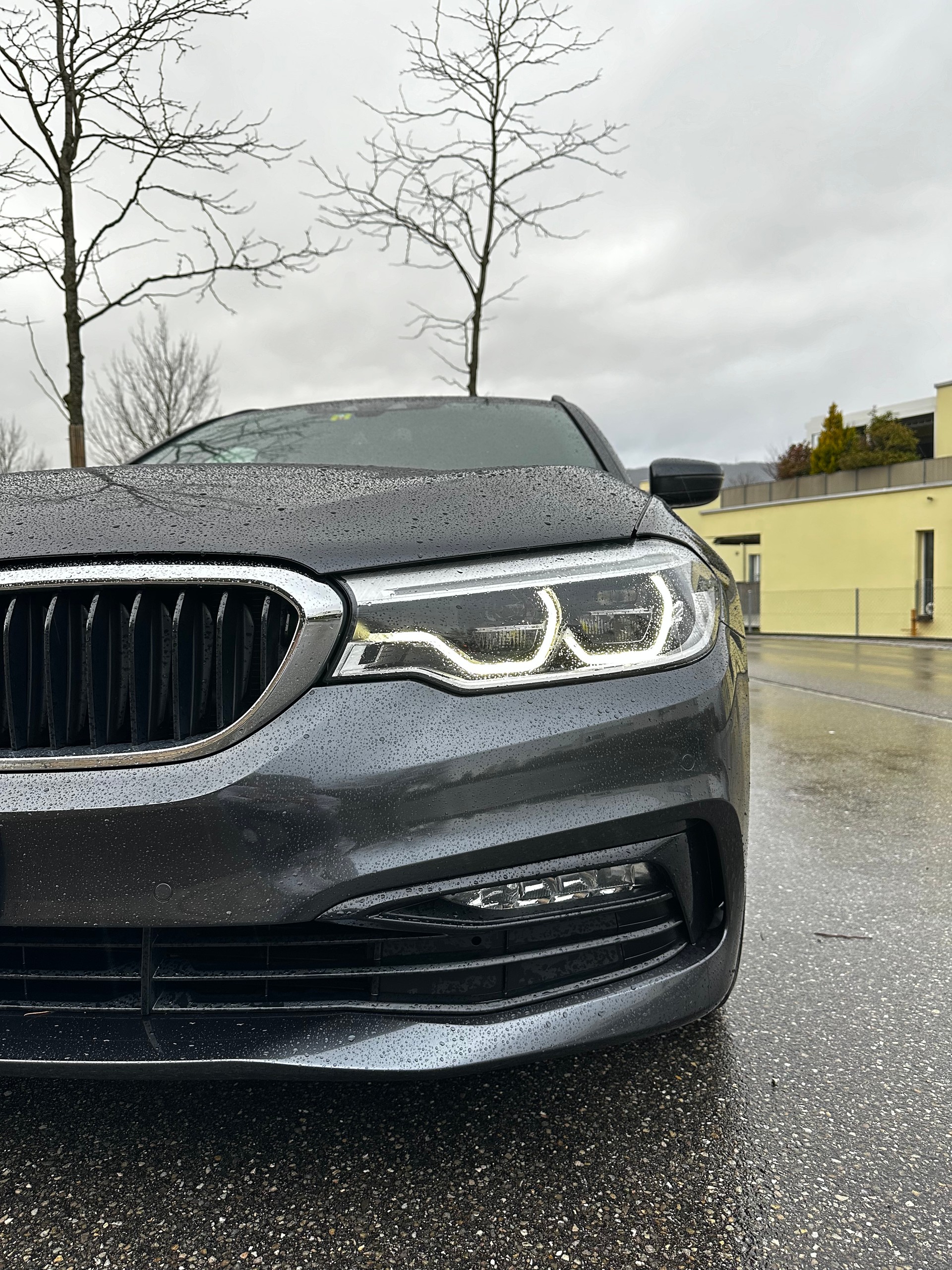 BMW 530d xDrive Touring Steptronic-image-10