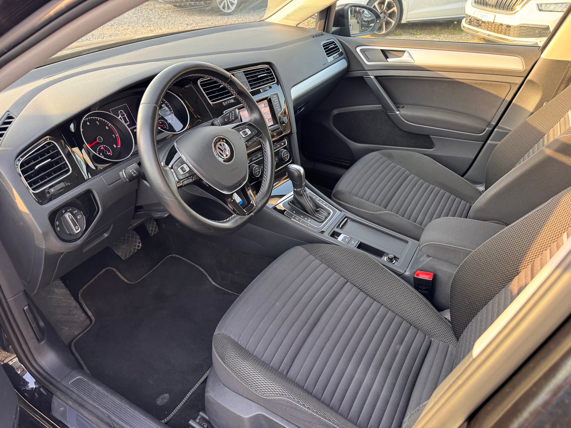 VW Golf 1.4 TSI Cup DSG-image-12