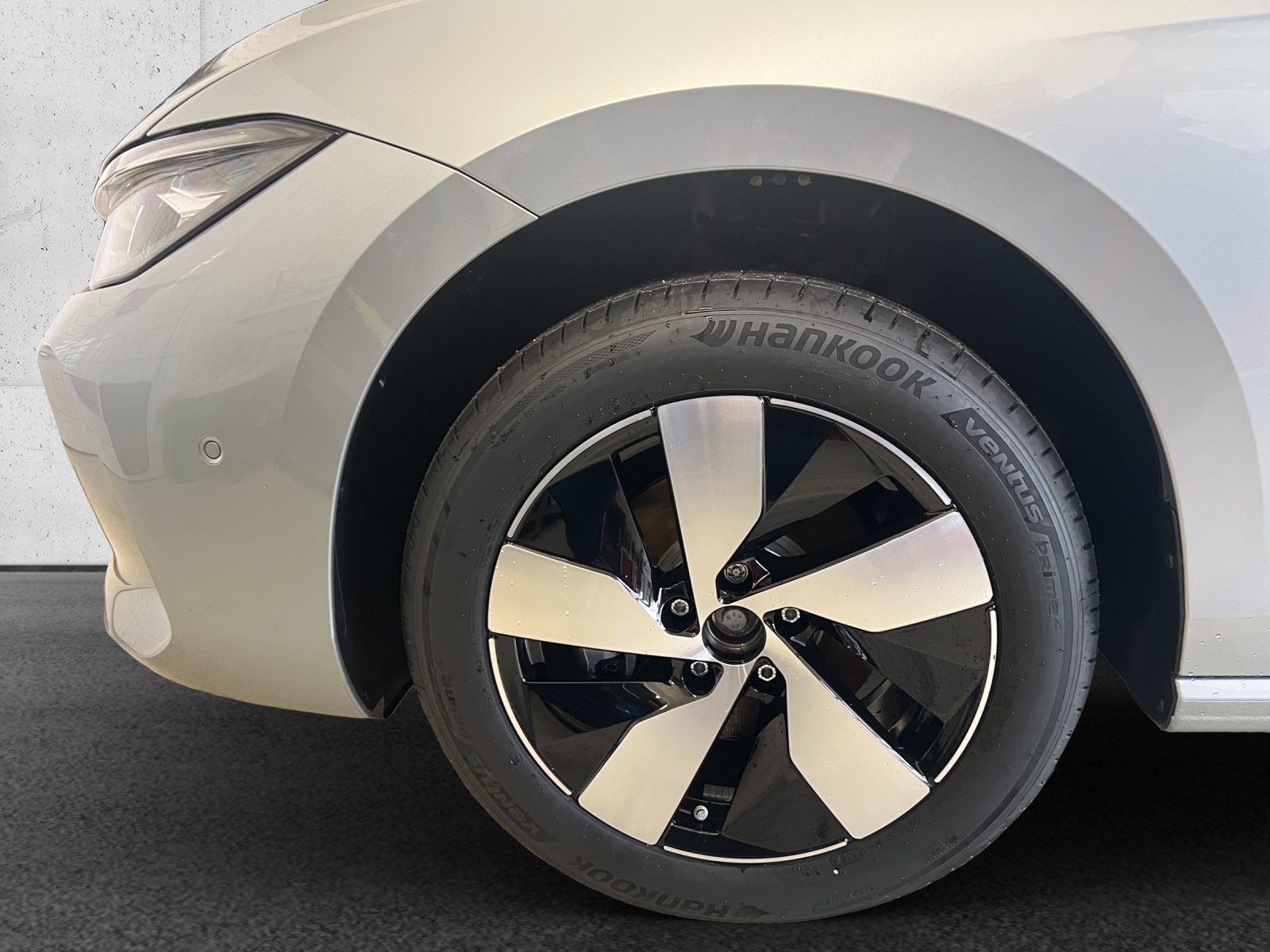 VW Passat Variant 1.5 eTSI evo2 Business DSG-image-15