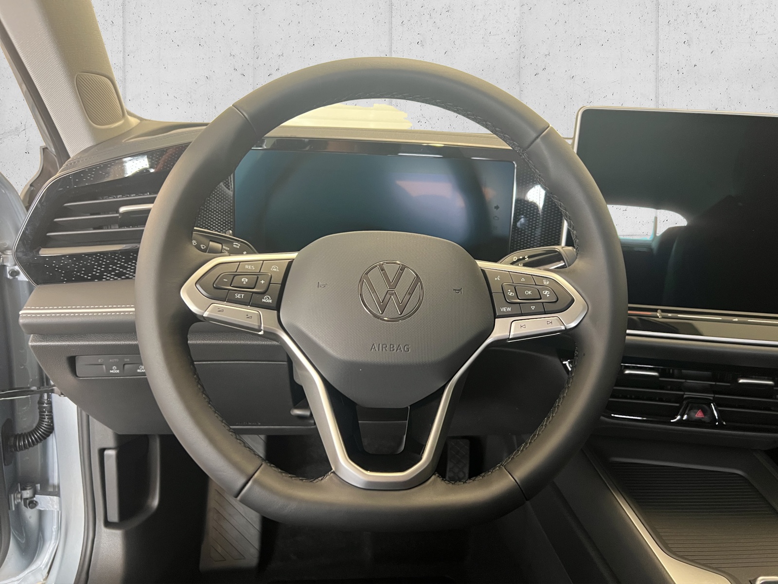 VW Passat Variant 1.5 eTSI evo2 Business DSG-image-9