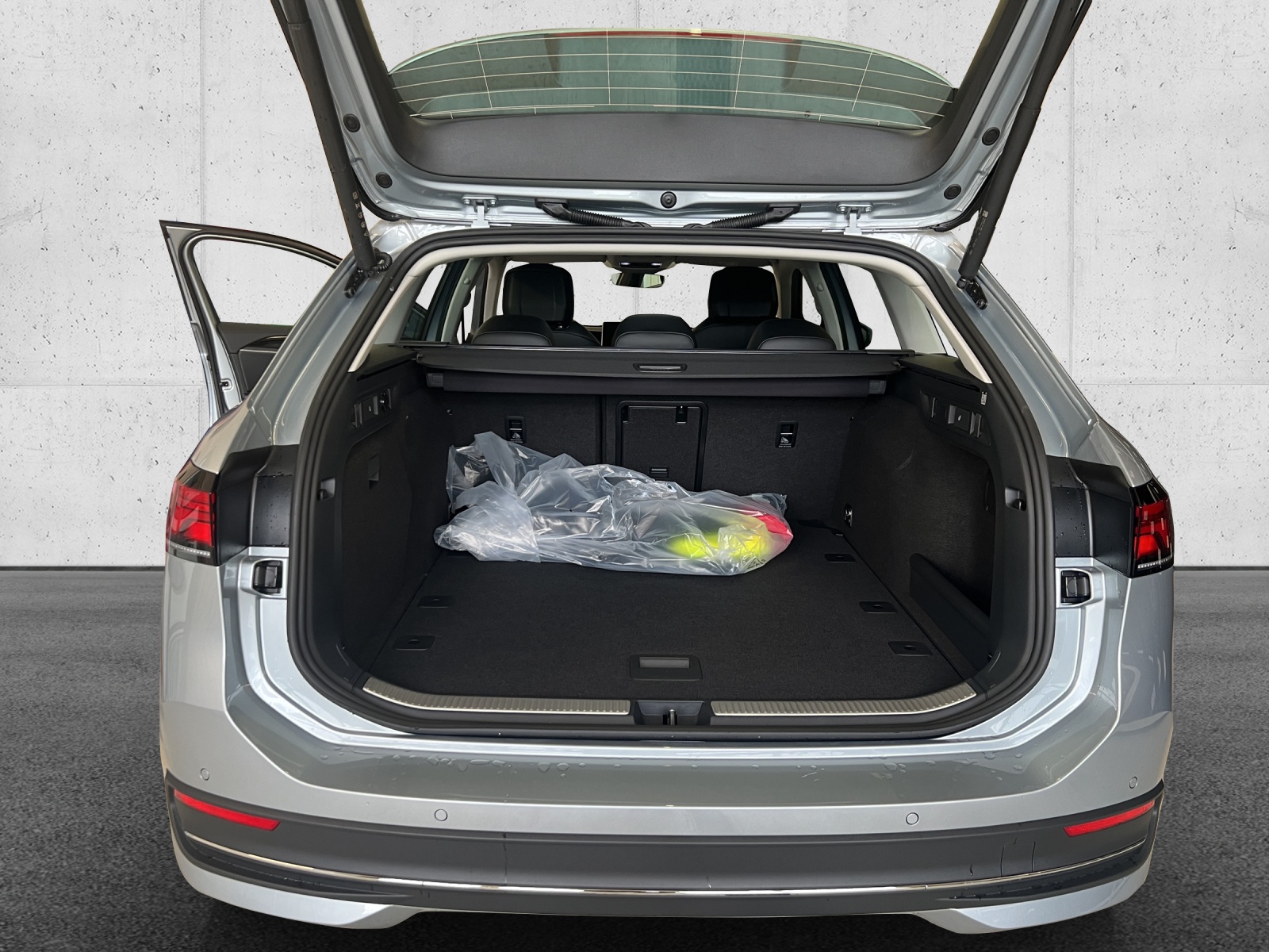 VW Passat Variant 1.5 eTSI evo2 Business DSG-image-14