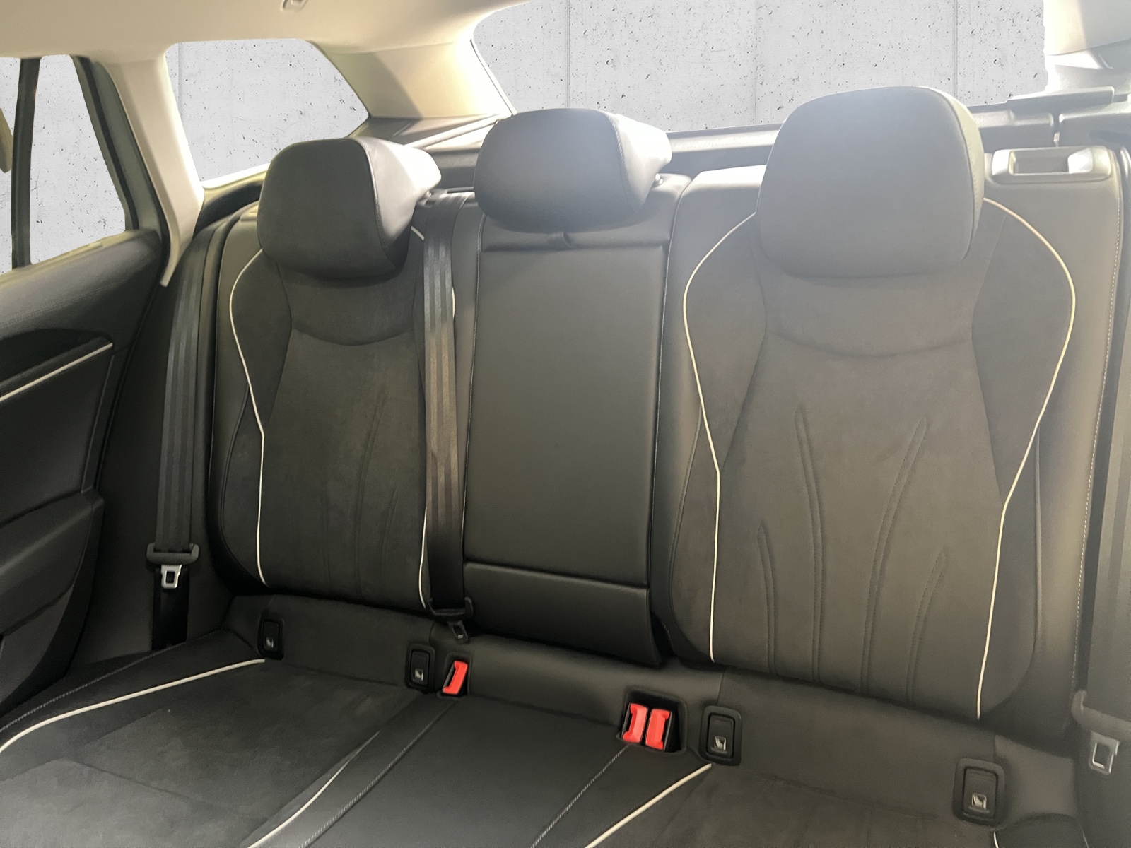 VW Passat Variant 1.5 eTSI evo2 Business DSG-image-12