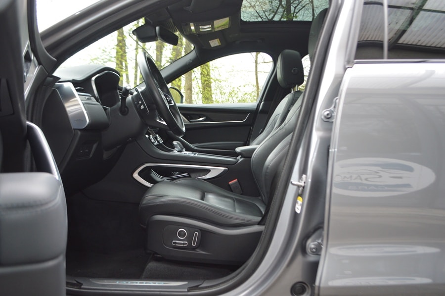JAGUAR F-Pace 2.0 D200 R-Dynamic MHEV Black AWD I Anhängerkupplung-image-4