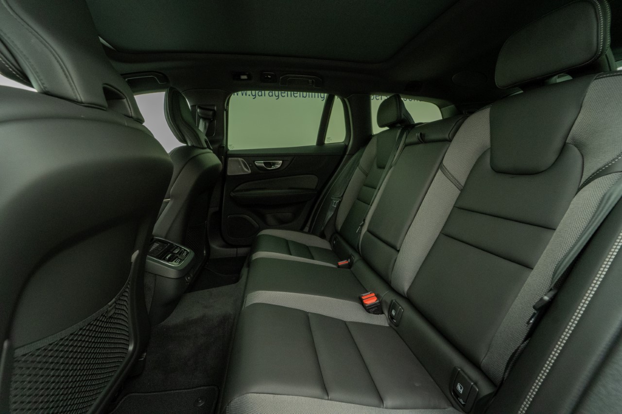 VOLVO V60 2.0 B4 Ultimate Dark-image-14