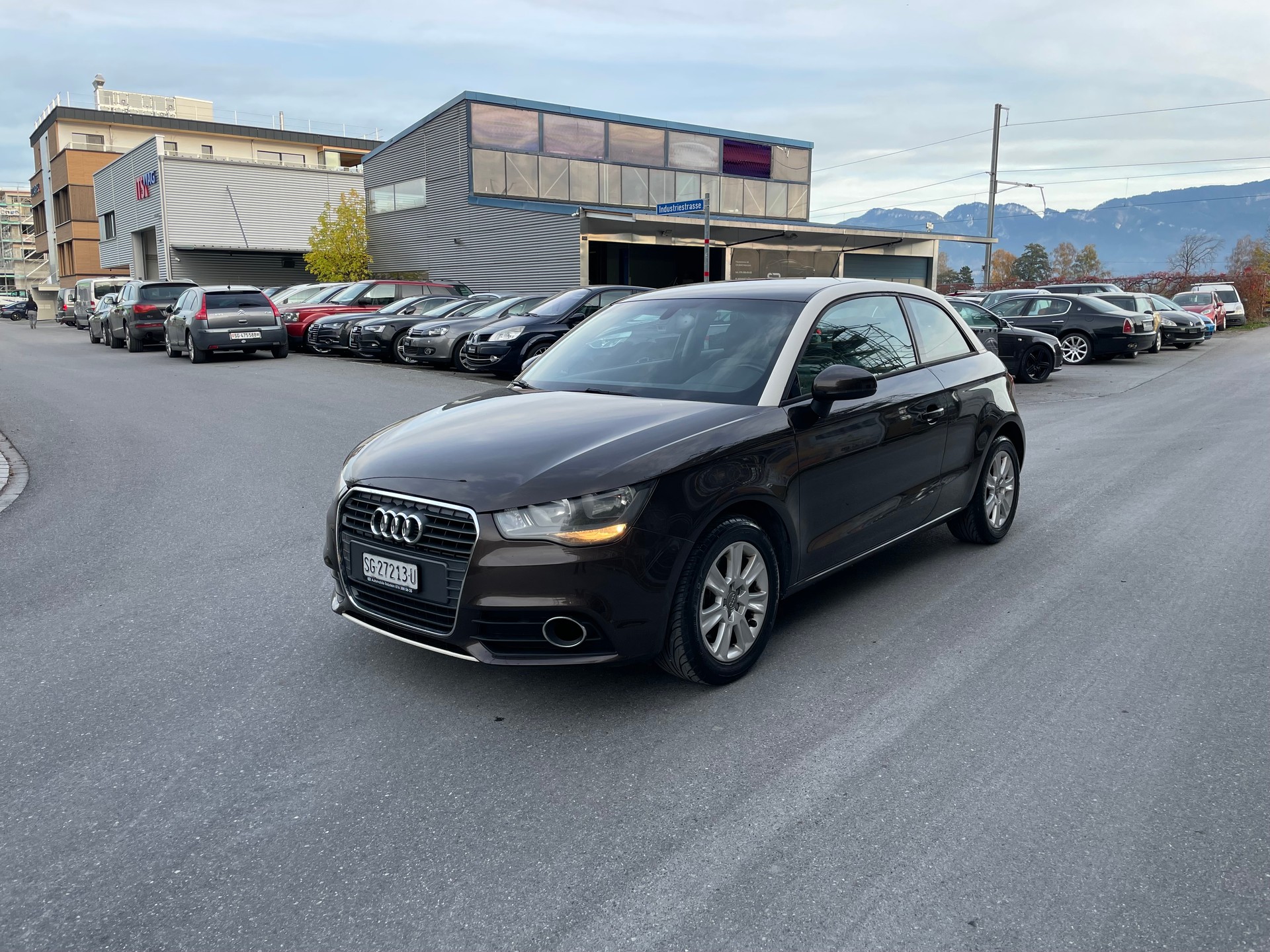 AUDI A1 1.4 TFSI Attraction-image-0