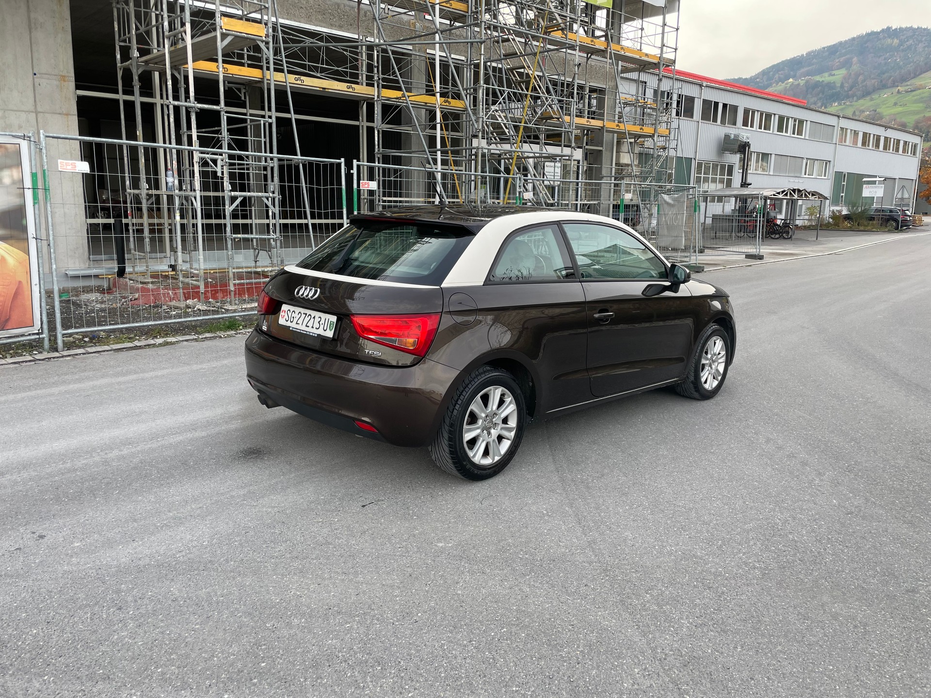 AUDI A1 1.4 TFSI Attraction-image-4