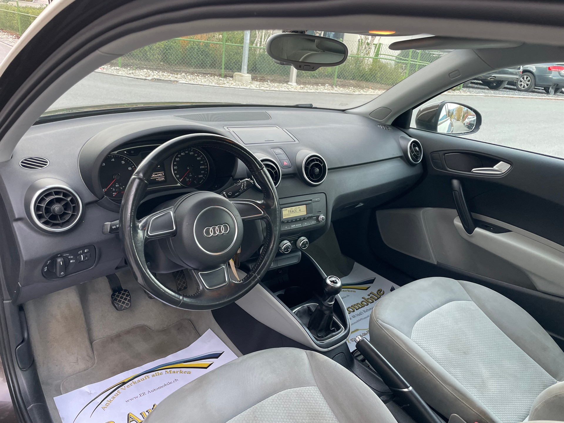 AUDI A1 1.4 TFSI Attraction-image-8