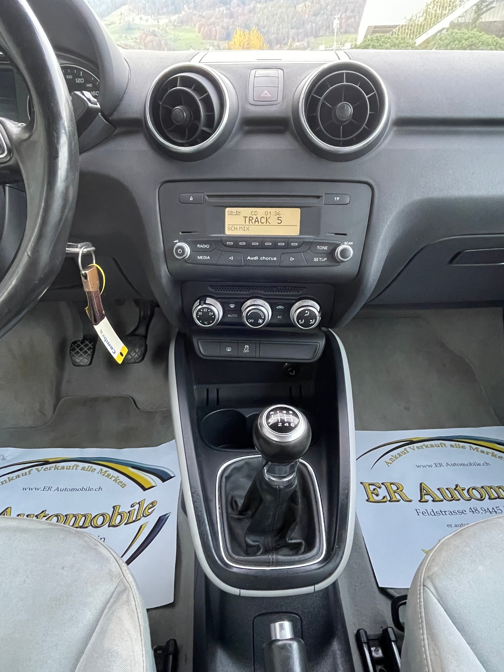 AUDI A1 1.4 TFSI Attraction-image-12